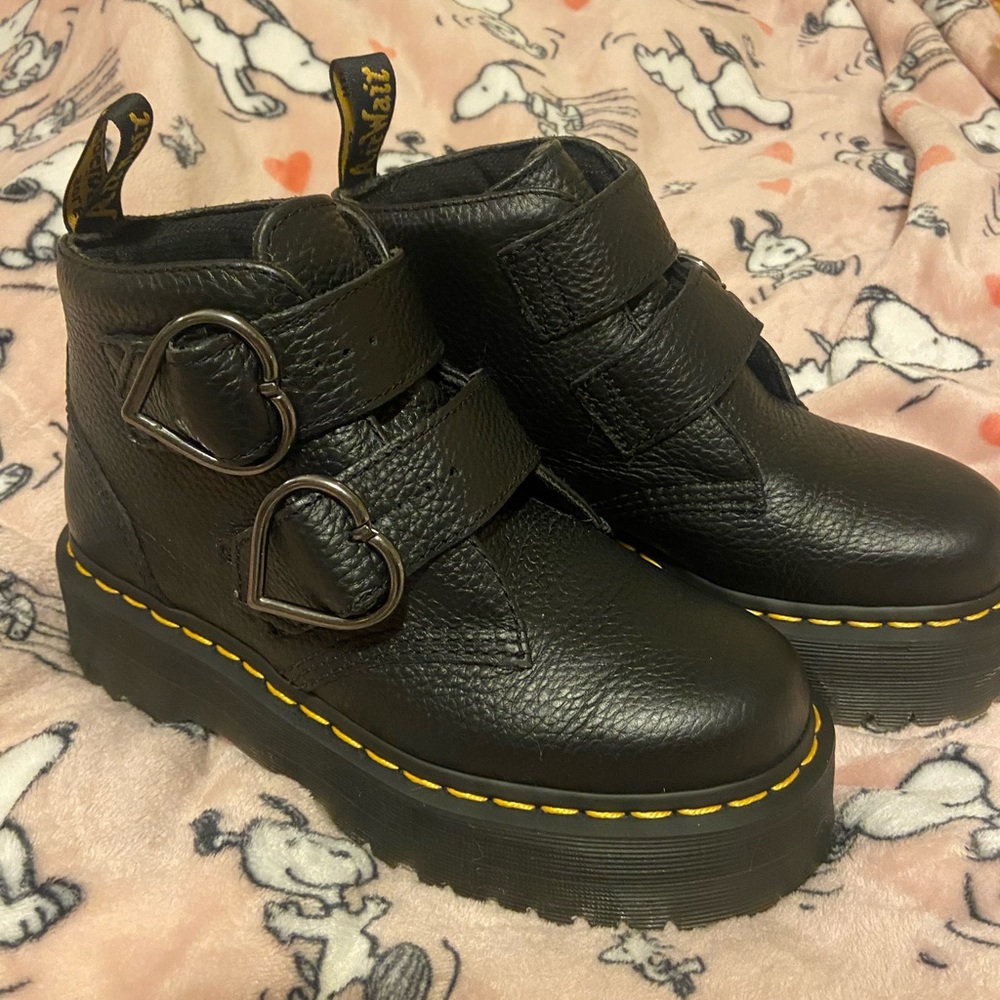 Doc martens Devon heart boots